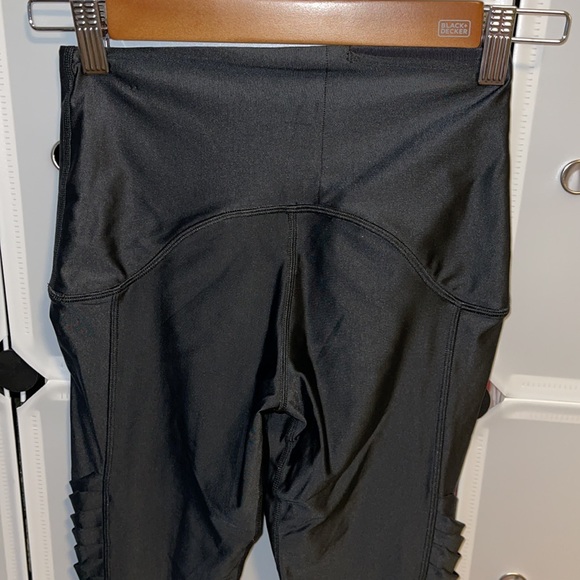 Nike Leggings with cutouts down sides - Picture 3 of 10